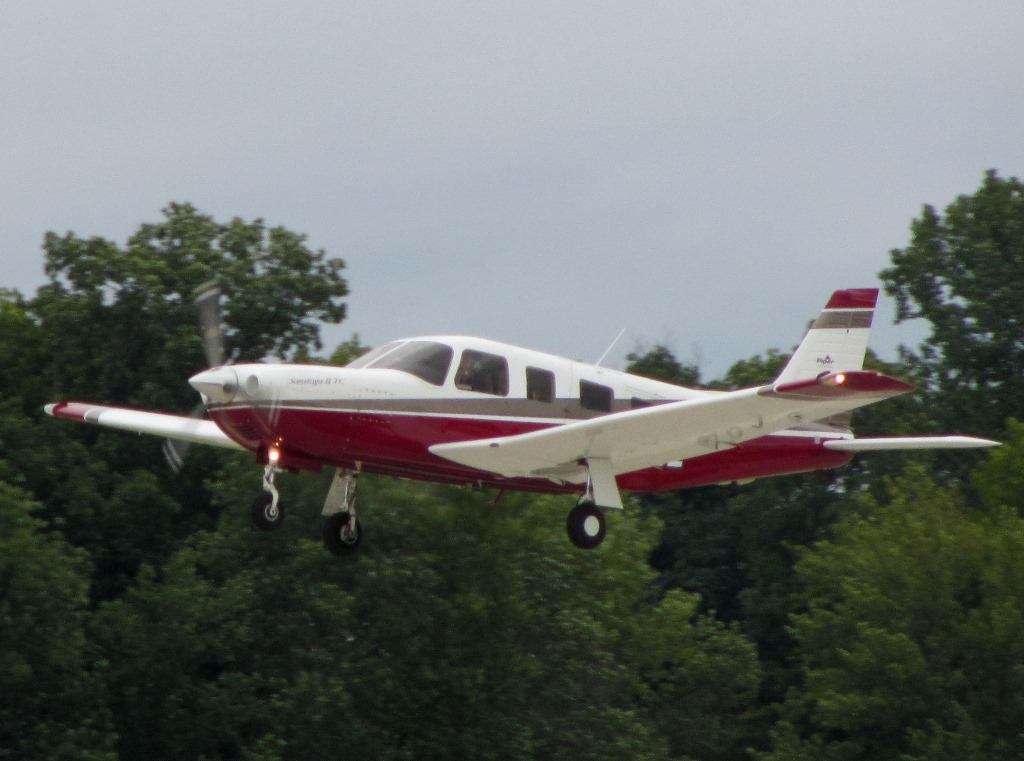 Baltimore Piper Saratoga PA-32R Charter